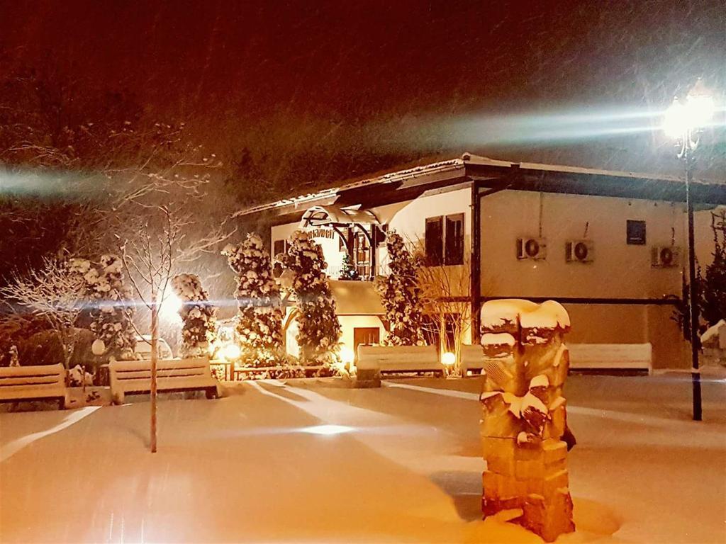 Hotel Minaliat Vek Șumen Exterior foto